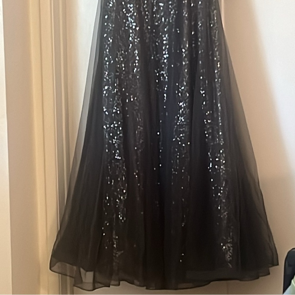 Le Femme Formal Evening Dress - Picture 14 of 16